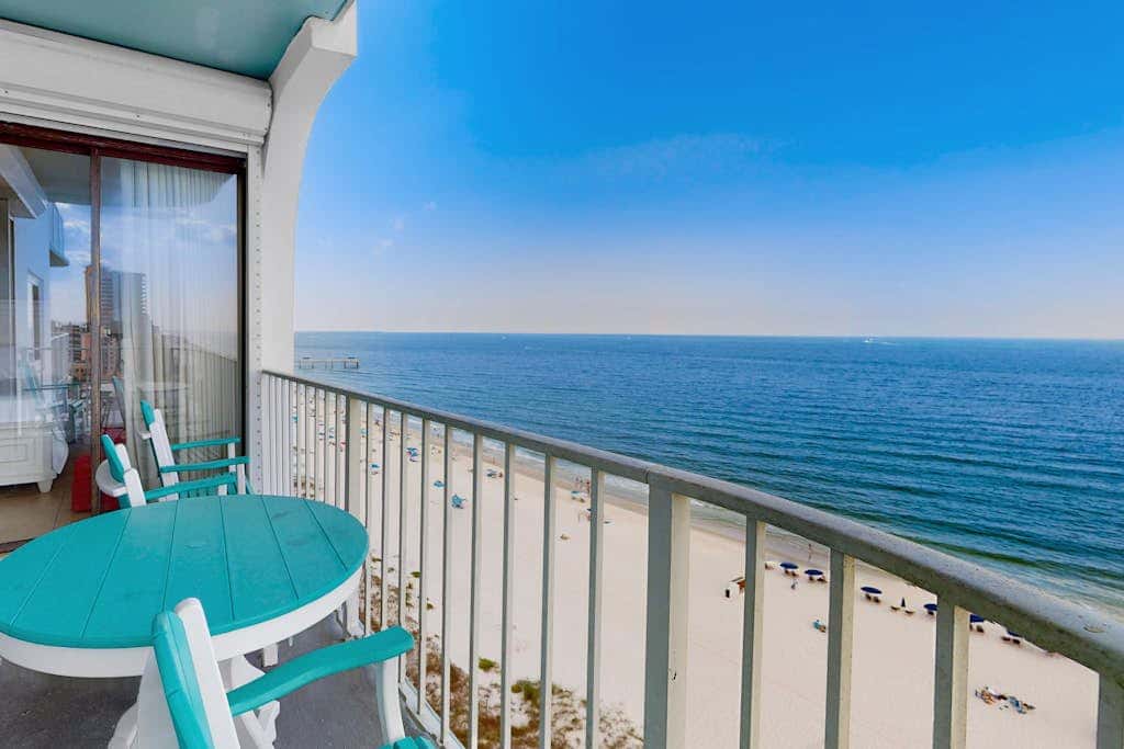 Wonderful Home on 12th Floor of Beachfront Resort with Shared Pool & Hot Tub, WiFi