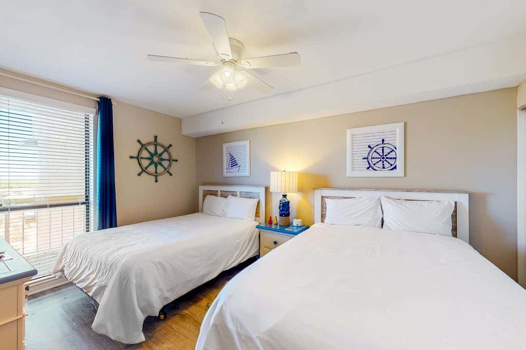 Dreamy beach condo with water views, balcony, pool & beach access