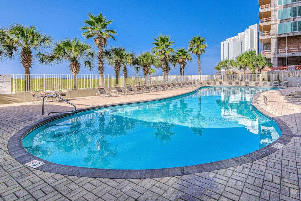 Beautiful Condo in Beachfront Resort w/WiFi, Central AC, Shared Pool & Hot Tub