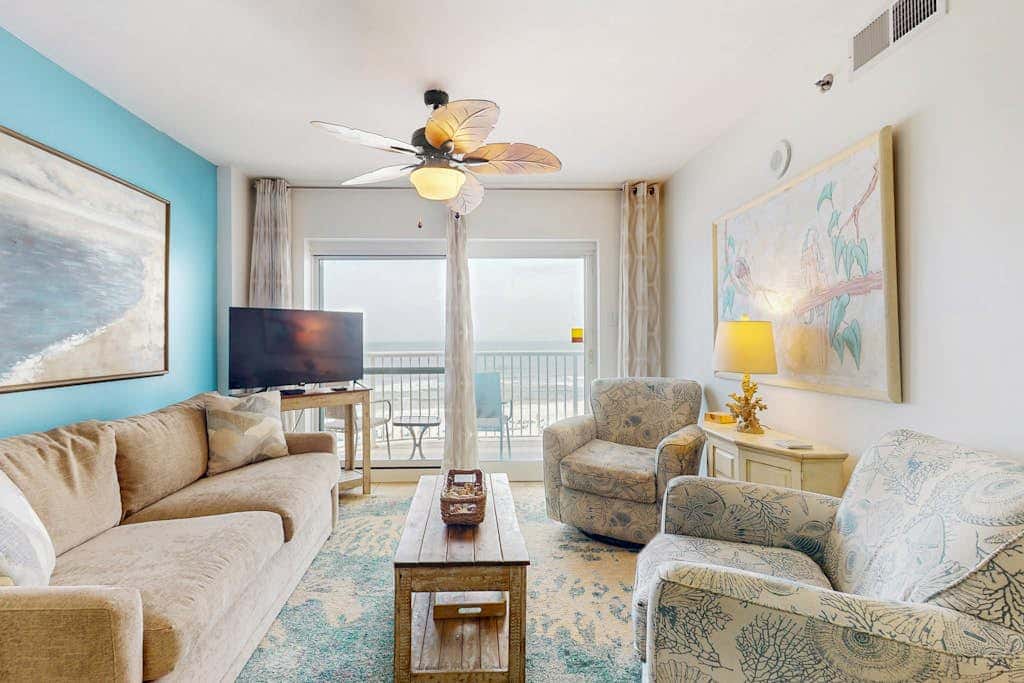 Fifth-Floor Getaway in Beachfront Resort with Free WiFi, Central AC, Shared Pool