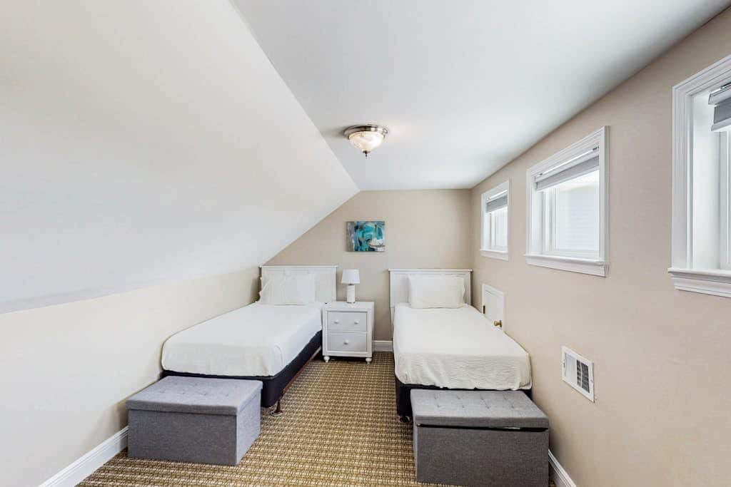 Amazing beachfront oasis with Gulf views, free WiFi, pool, and central AC