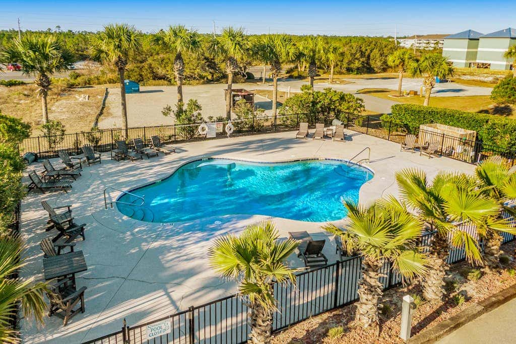Amazing beachfront oasis with Gulf views, free WiFi, pool, and central AC