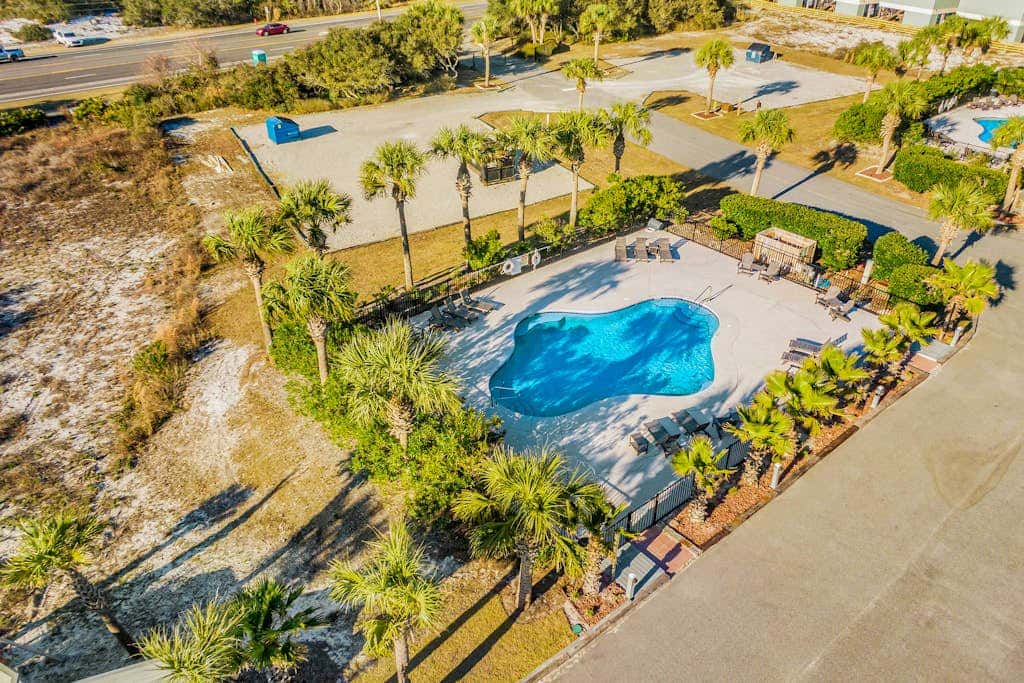 Amazing beachfront oasis with Gulf views, free WiFi, pool, and central AC