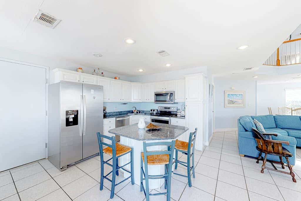 Beachfront home with gorgeous Gulf view, boardwalk, 3 decks & pool access
