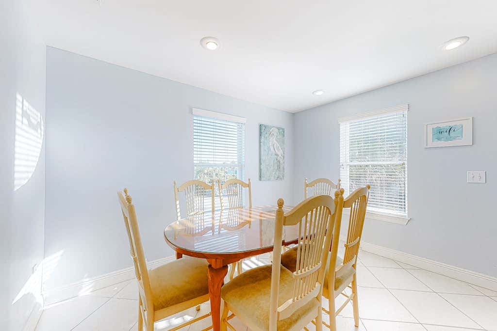 Beachfront home with gorgeous Gulf view, boardwalk, 3 decks & pool access