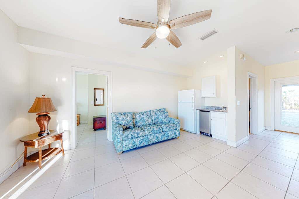 Beachfront home with gorgeous Gulf view, boardwalk, 3 decks & pool access