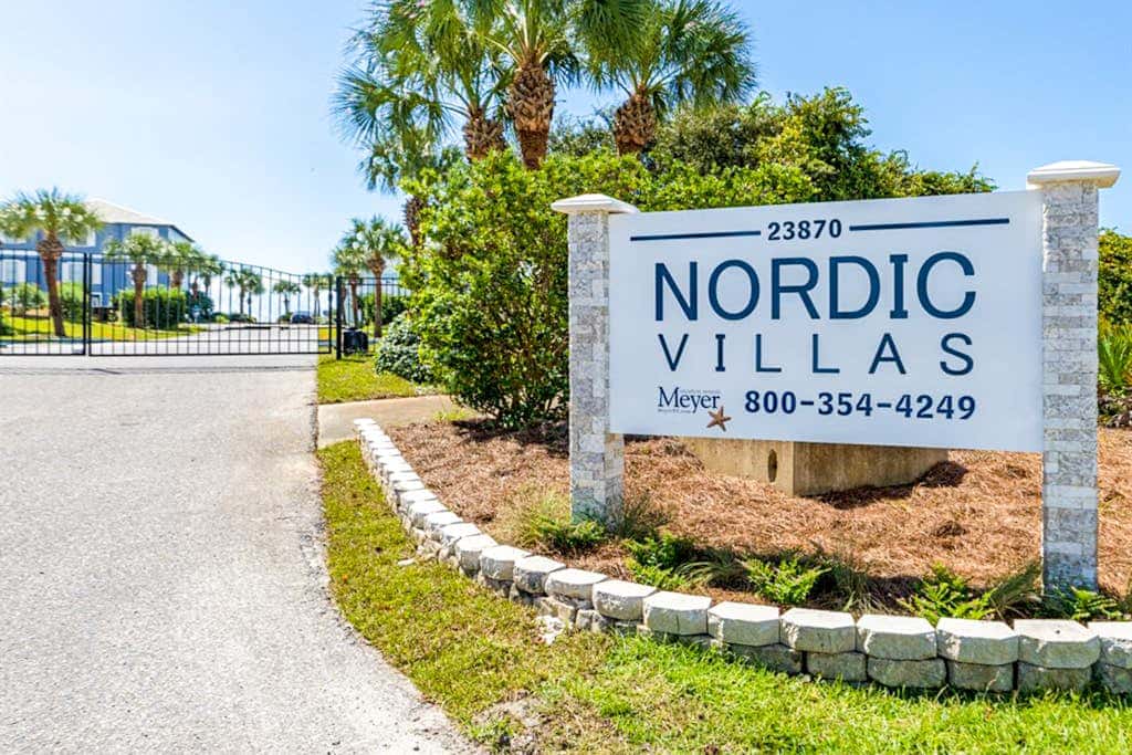 Beachfront home with gorgeous Gulf view, boardwalk, 3 decks & pool access