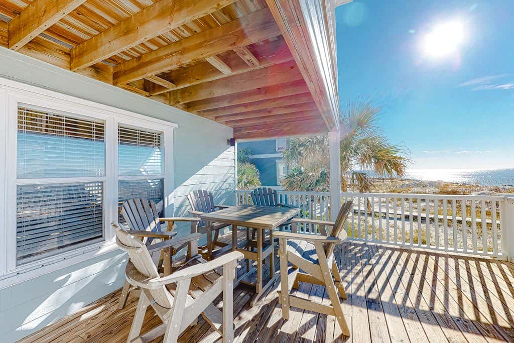 Beachfront home with gorgeous Gulf view, boardwalk, 3 decks & pool access