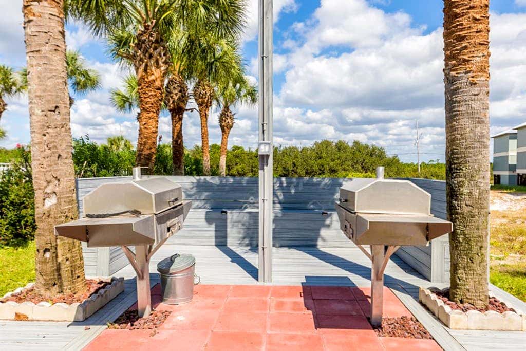 Beachfront home with gorgeous Gulf view, boardwalk, 3 decks & pool access