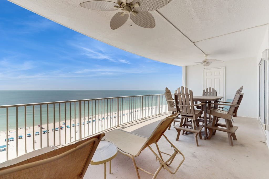 9th-floor, Gulf-front condo with balcony, pools, hot tubs, gym & beach access