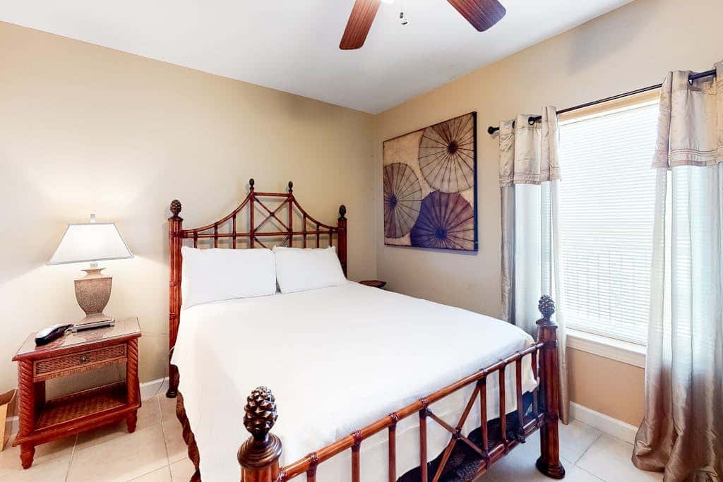 Oceanfront Condo with Balcony, Free WiFi, Shared Pool, Gym,  and Sauna