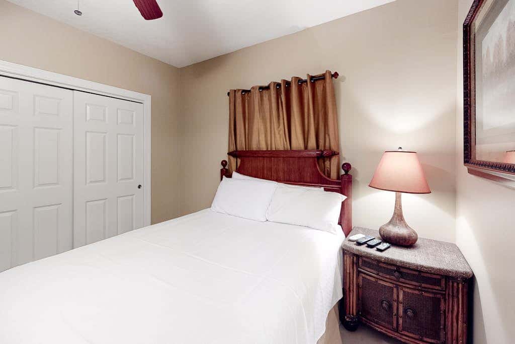 Oceanfront Condo with Balcony, Free WiFi, Shared Pool, Gym,  and Sauna