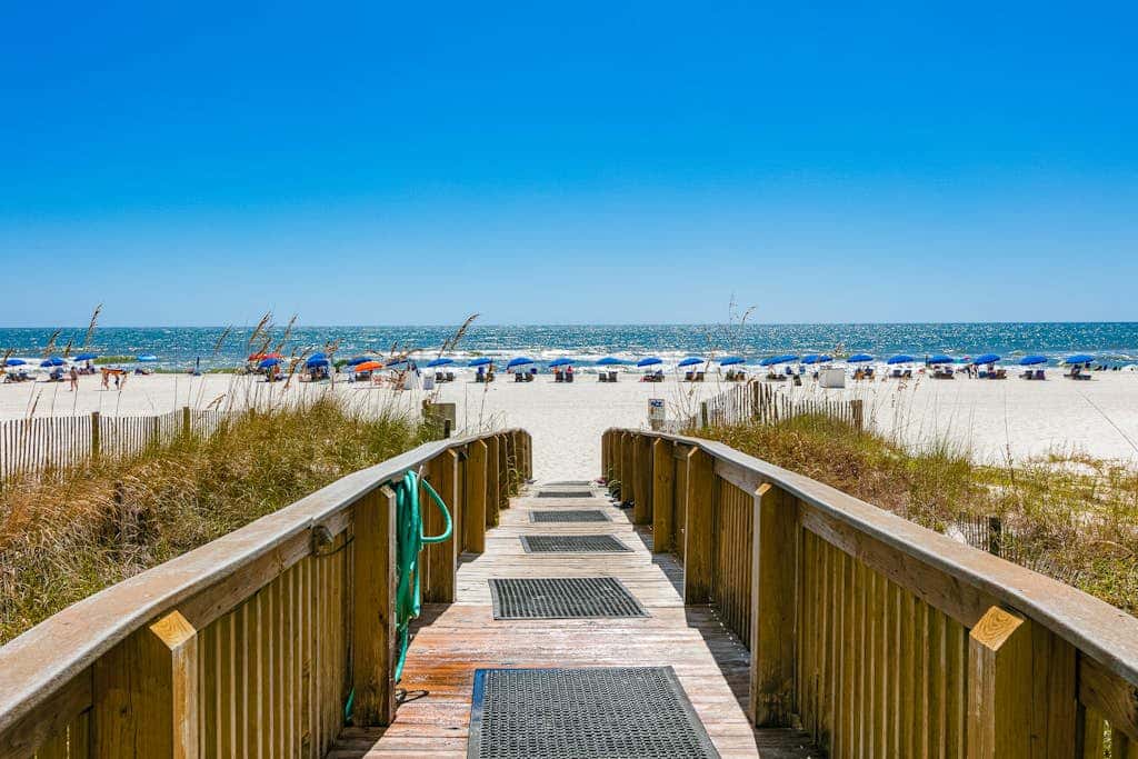 Oceanfront Condo with Balcony, Free WiFi, Shared Pool, Gym,  and Sauna
