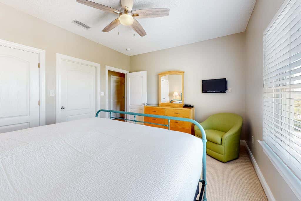 Large beachfront home with pool, deck & AC - wedding-friendly
