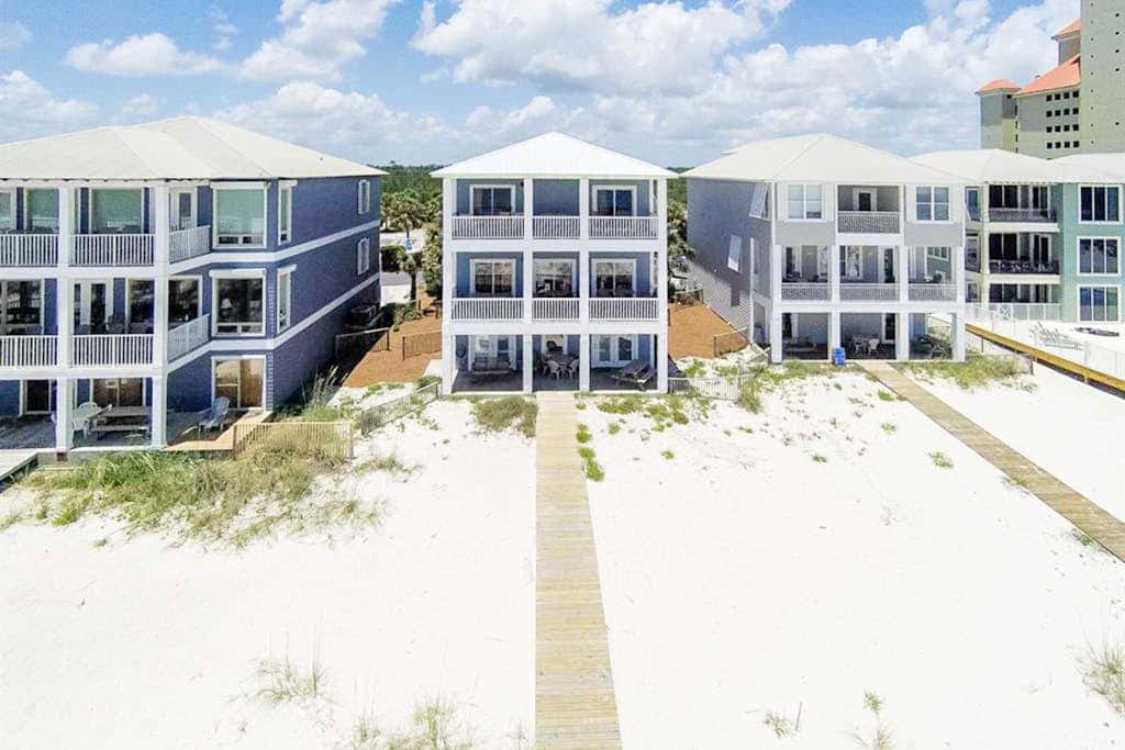 Large beachfront home with pool, deck & AC - wedding-friendly