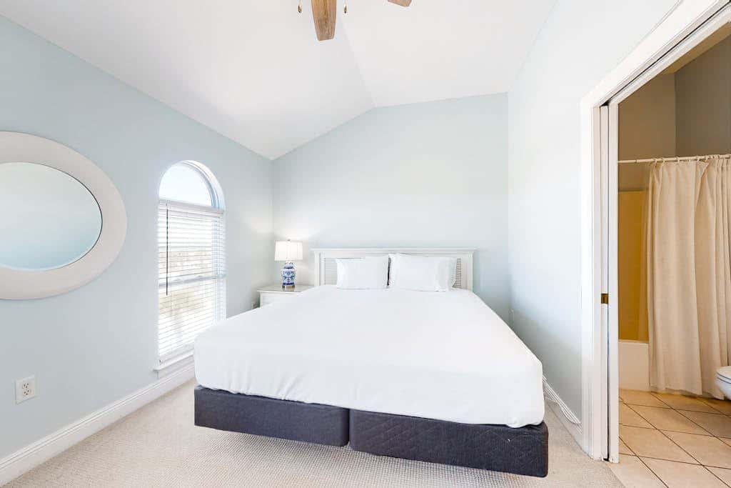 Gulf-front home on the beach with 3-tier deck, Gulf views & pool access