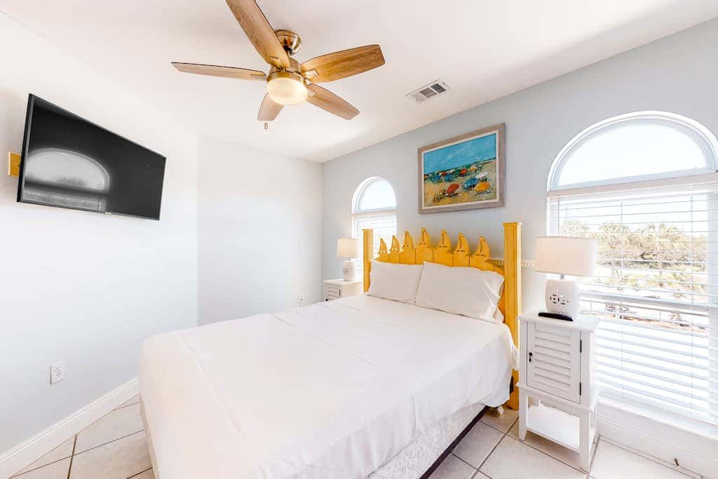 Gulf-front home on the beach with 3-tier deck, Gulf views & pool access