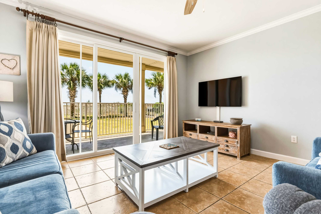 Perfect beachfront condo with pool, internet, and washer and dryer