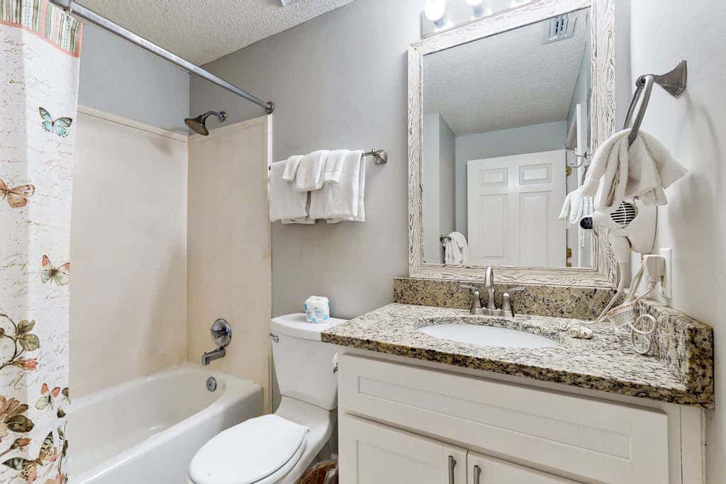 Gulf View Condo w Balcony & Resort Pool Tennis Sauna Gym