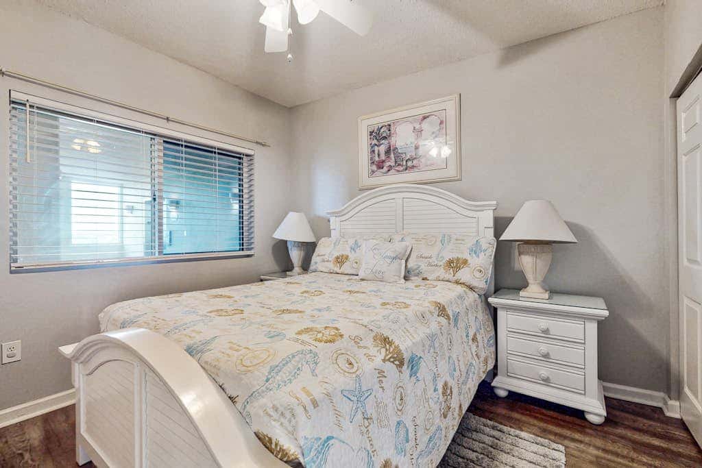 Gulf View Condo w Balcony & Resort Pool Tennis Sauna Gym