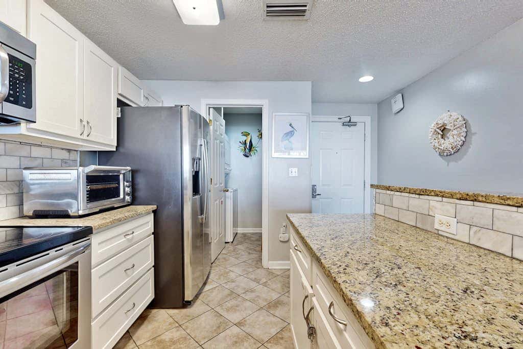 Gulf View Condo w Balcony & Resort Pool Tennis Sauna Gym