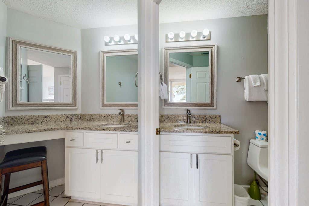 Gulf View Condo w Balcony & Resort Pool Tennis Sauna Gym