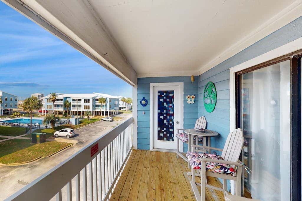 Dog-Friendly Condo with Shared Pool, Pier, and Beach Access