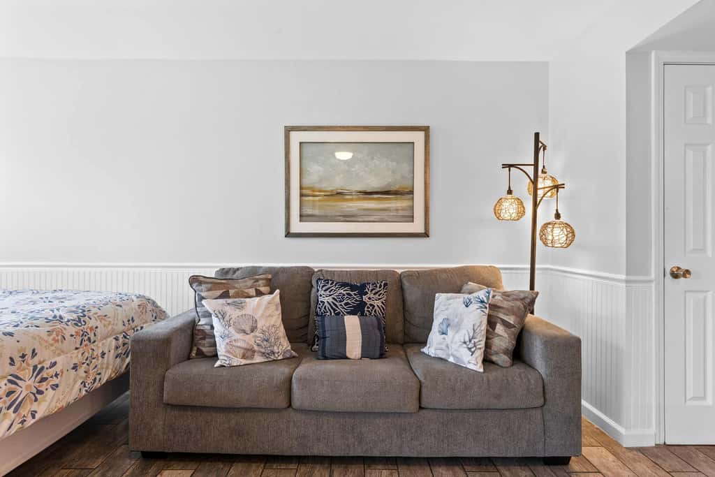 Modern studio with pools, sports courts, a gym & easy beach access