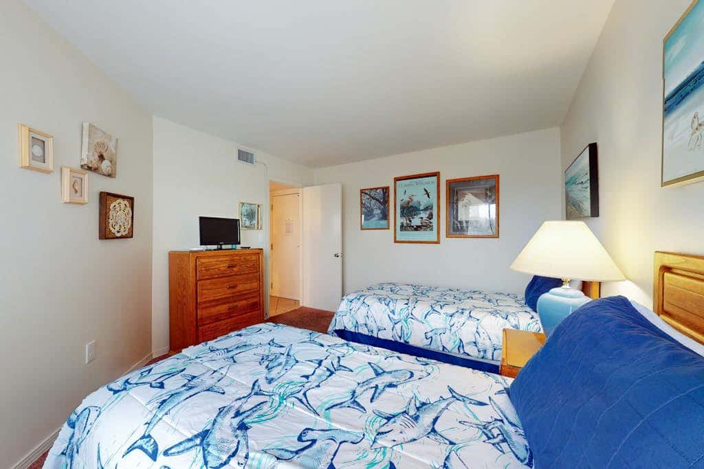 Waterfront condo with pool & hot tub