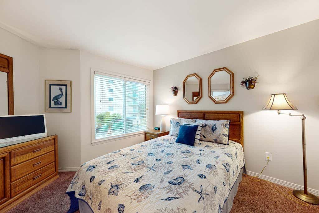 Waterfront condo with pool & hot tub