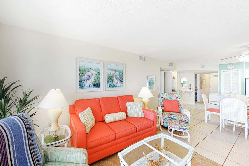 Condo with Gulf-facing balcony, shared pool, hot tub, gym