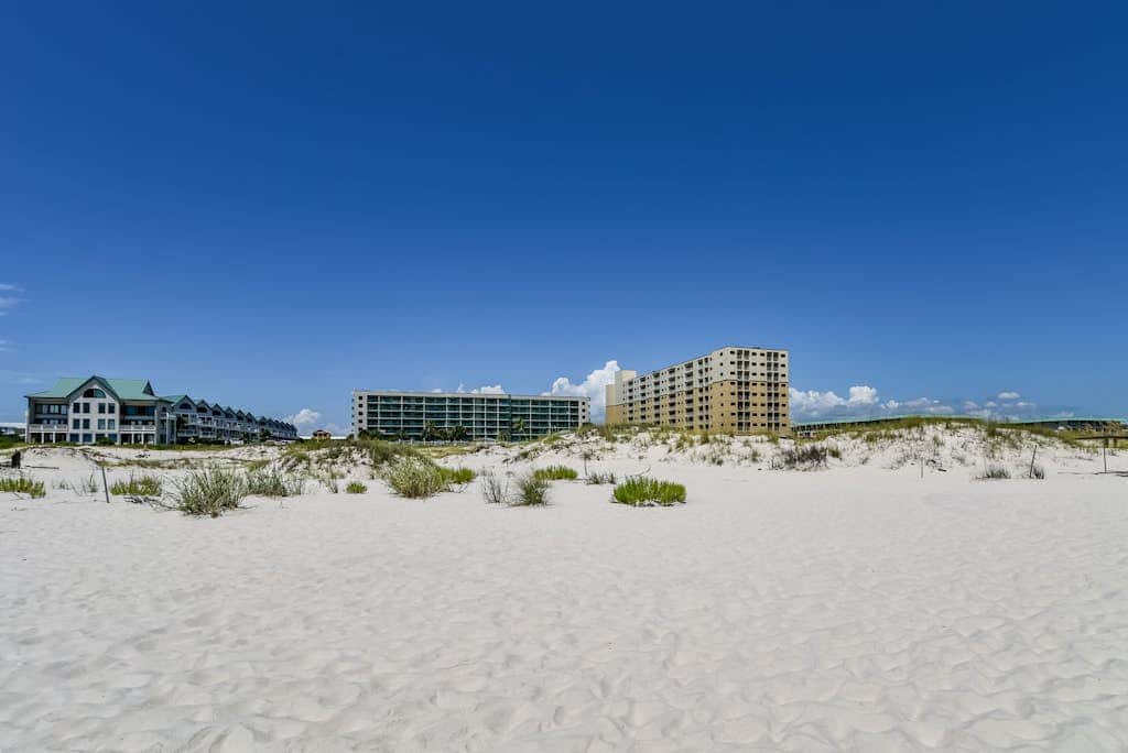 Condo with Gulf-facing balcony, shared pool, hot tub, gym