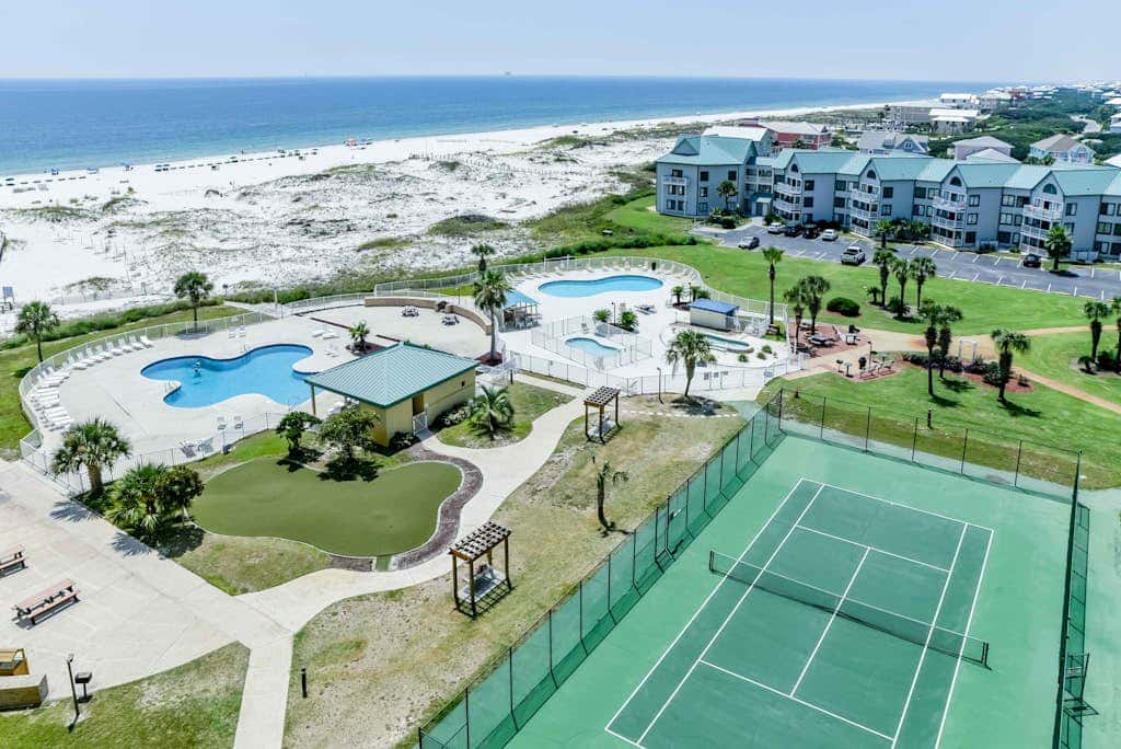 Condo with Gulf-facing balcony, shared pool, hot tub, gym