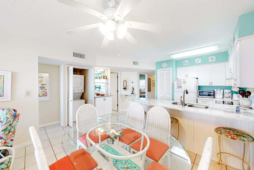 Condo with Gulf-facing balcony, shared pool, hot tub, gym
