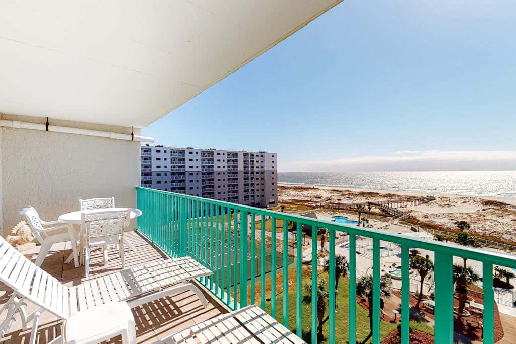Condo with Gulf-facing balcony, shared pool, hot tub, gym