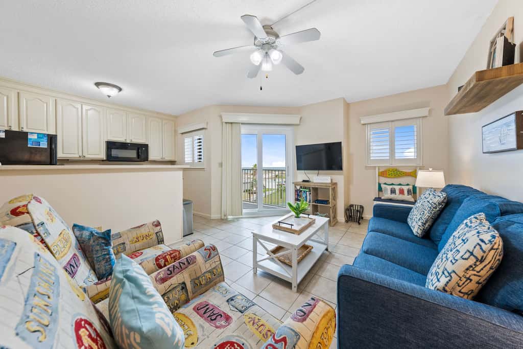 2nd-floor beach Gulf-front condo with balcony, great views, & pool access