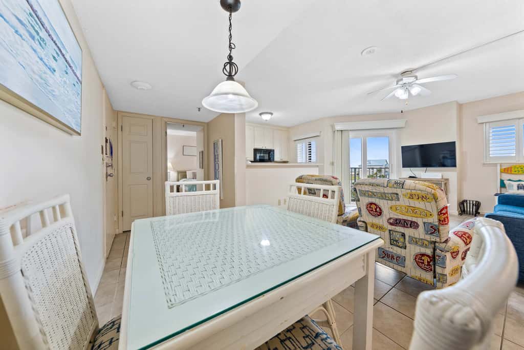 2nd-floor beach Gulf-front condo with balcony, great views, & pool access
