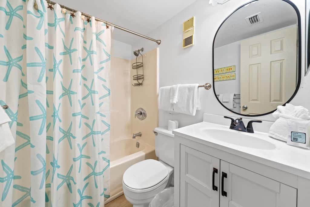 2nd-floor beach Gulf-front condo with balcony, great views, & pool access