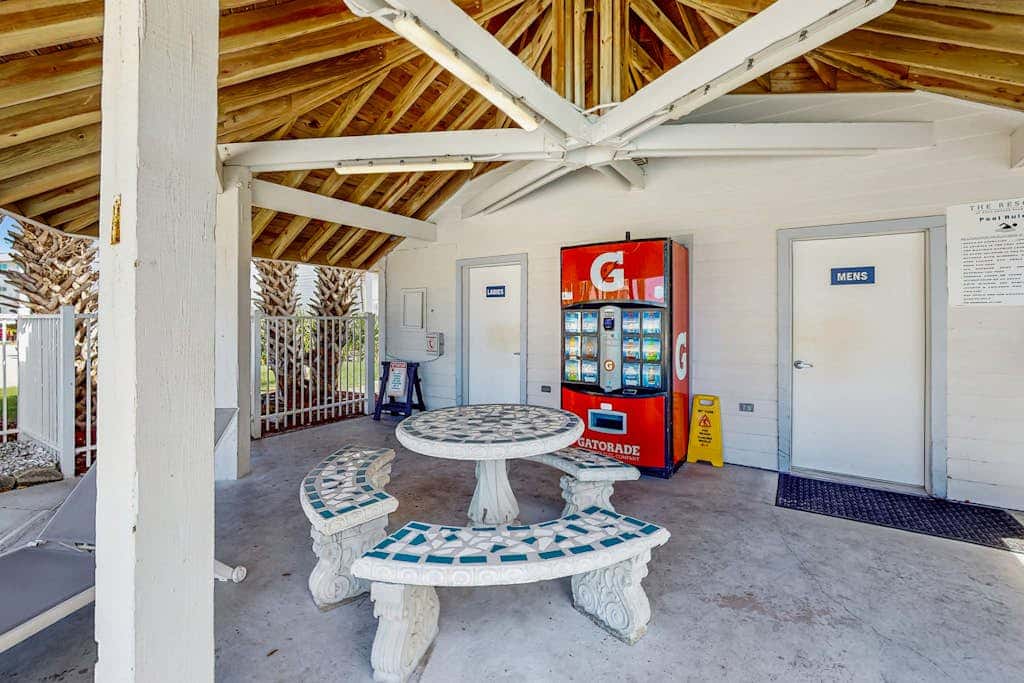 Gulf-view condo near Kiva Dunes with pool, hot tub, & gym - snowbird's delight