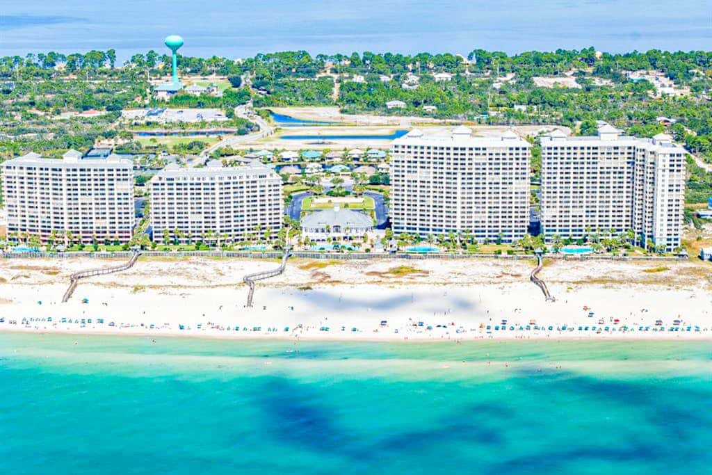 Gulffront Condo W Furnished Deck, Beach Access, Fast WiFi & Shared Pool Hot Tub