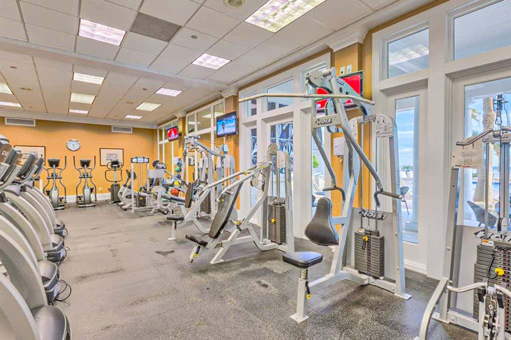 Gulffront Condo W Furnished Deck, Beach Access, Fast WiFi & Shared Pool Hot Tub
