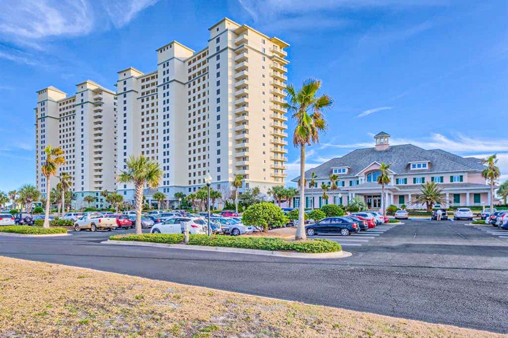 Gulffront Condo W Furnished Deck, Beach Access, Fast WiFi & Shared Pool Hot Tub