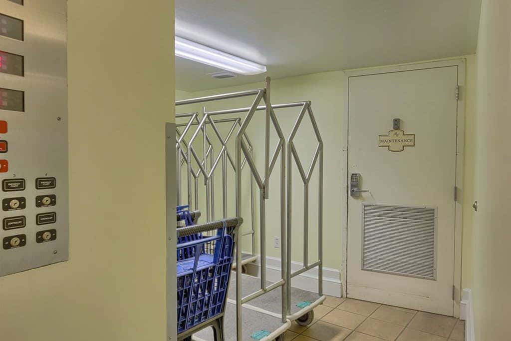 Wonderful Condo on 12th Floor of Luxurious Resort with Shared Hot Tub & Pool, AC
