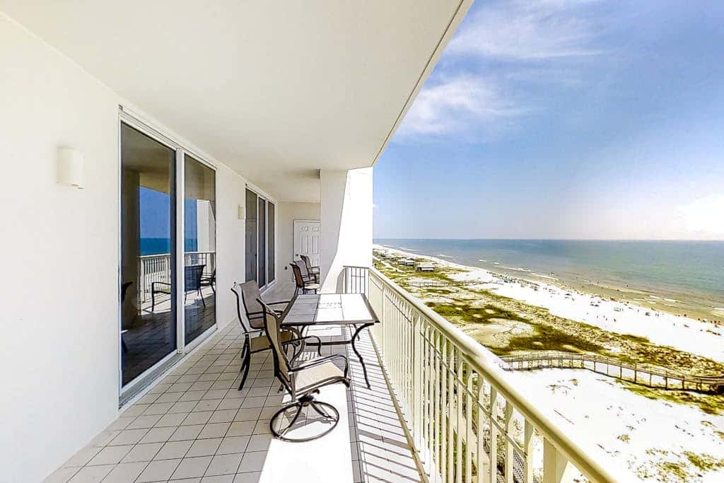 Wonderful Condo on 12th Floor of Luxurious Resort with Shared Hot Tub & Pool, AC
