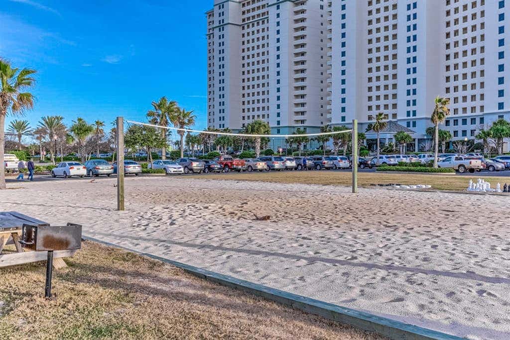 Wonderful Condo on 12th Floor of Luxurious Resort with Shared Hot Tub & Pool, AC
