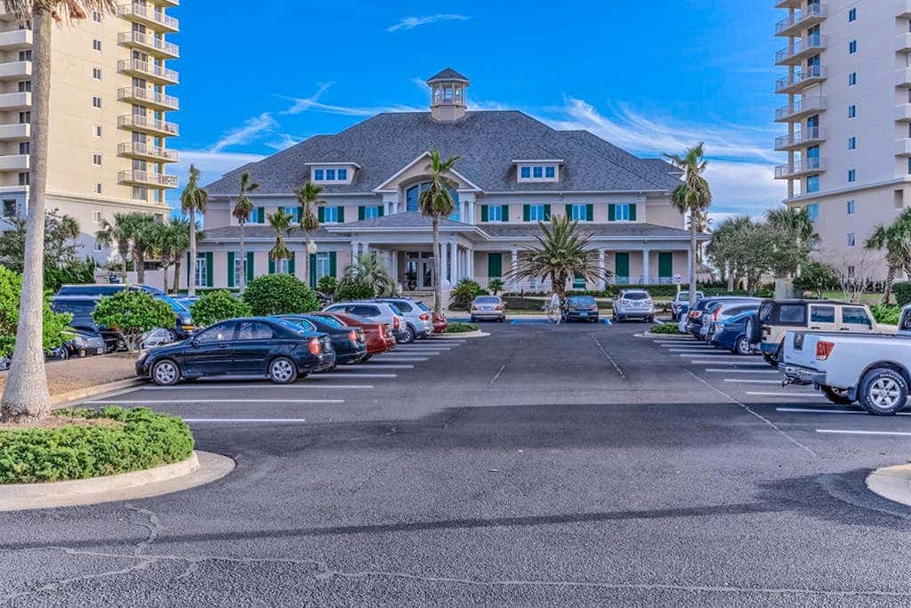 Wonderful Condo on 12th Floor of Luxurious Resort with Shared Hot Tub & Pool, AC
