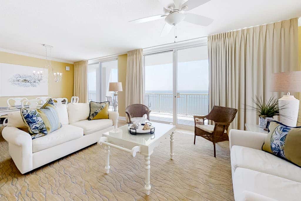 Wonderful Condo on 12th Floor of Luxurious Resort with Shared Hot Tub & Pool, AC