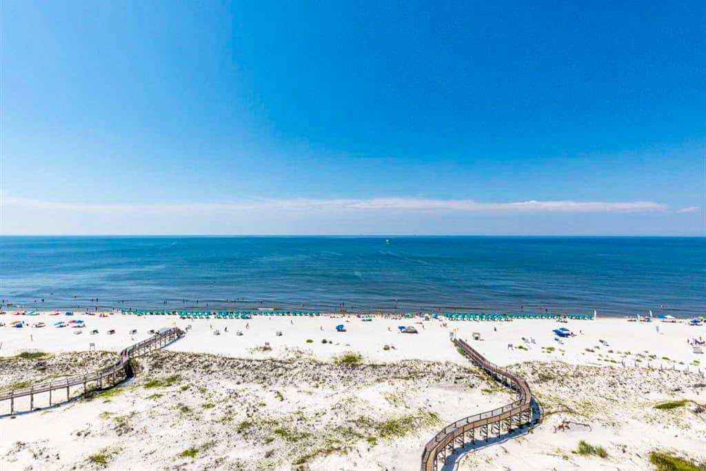 Wonderful Condo on 12th Floor of Luxurious Resort with Shared Hot Tub & Pool, AC