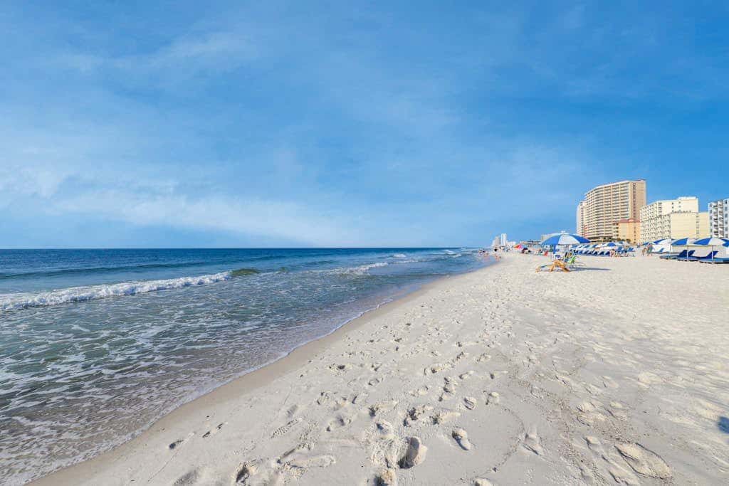 Ocean & Gulf front condo w furnished balcony, shared in & outdoor pools, & hot tub
