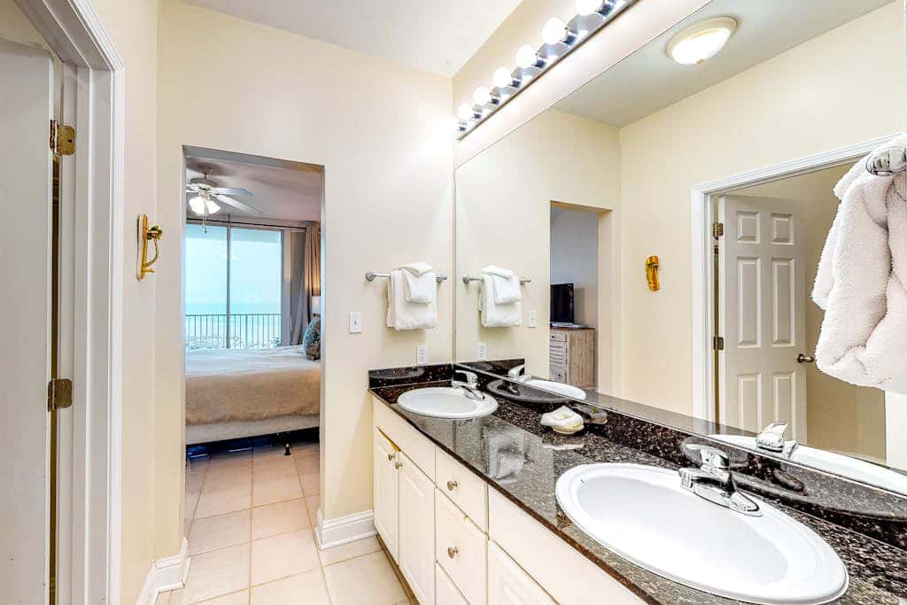 Ocean & Gulf front condo w furnished balcony, shared in & outdoor pools, & hot tub